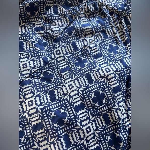 Blue and white pattern jcrew skirt - Picture 2 of 6
